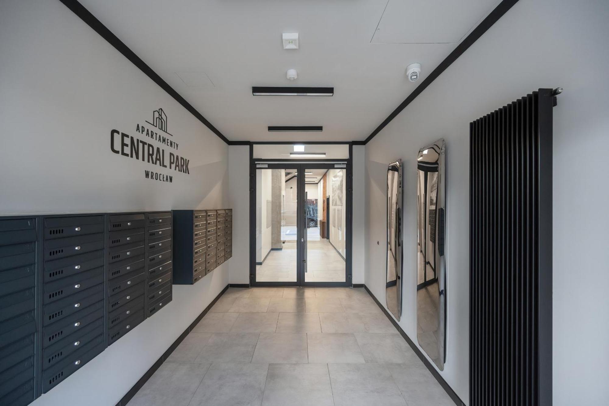Central Park Z Balkonem I Parkingiem By Renters Prestige *