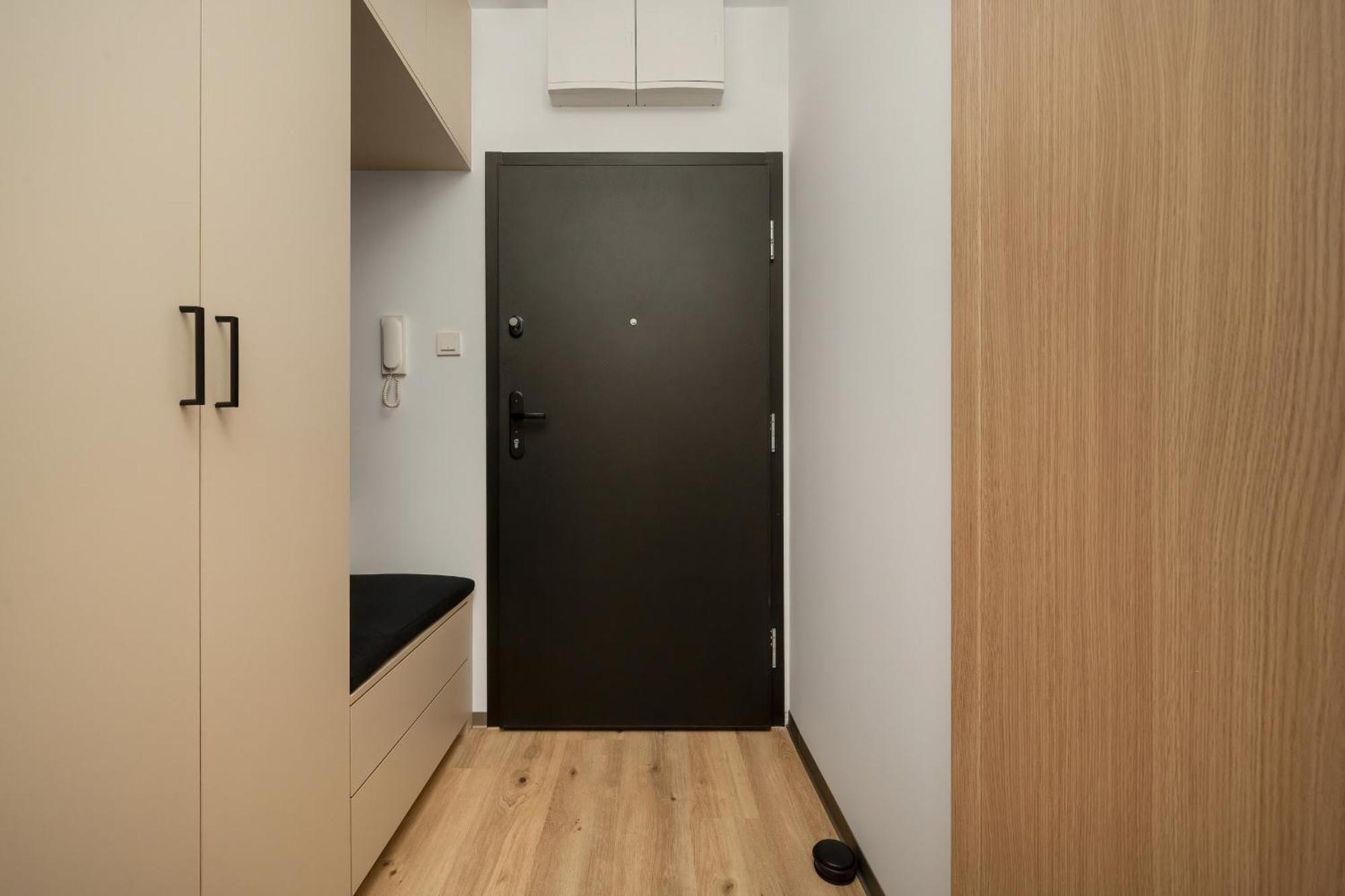 Central Park Z Balkonem I Parkingiem By Renters Prestige Wroclaw