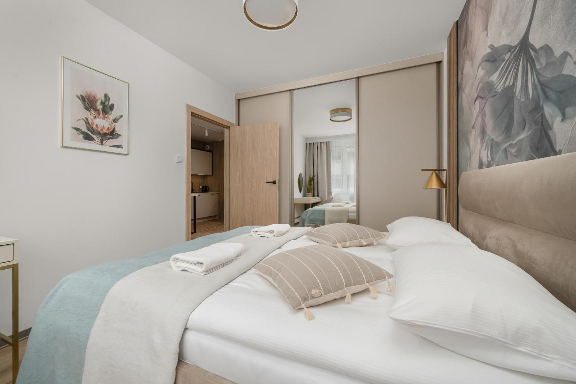 Apartment Central Park Z Balkonem I Parkingiem By Renters Prestige