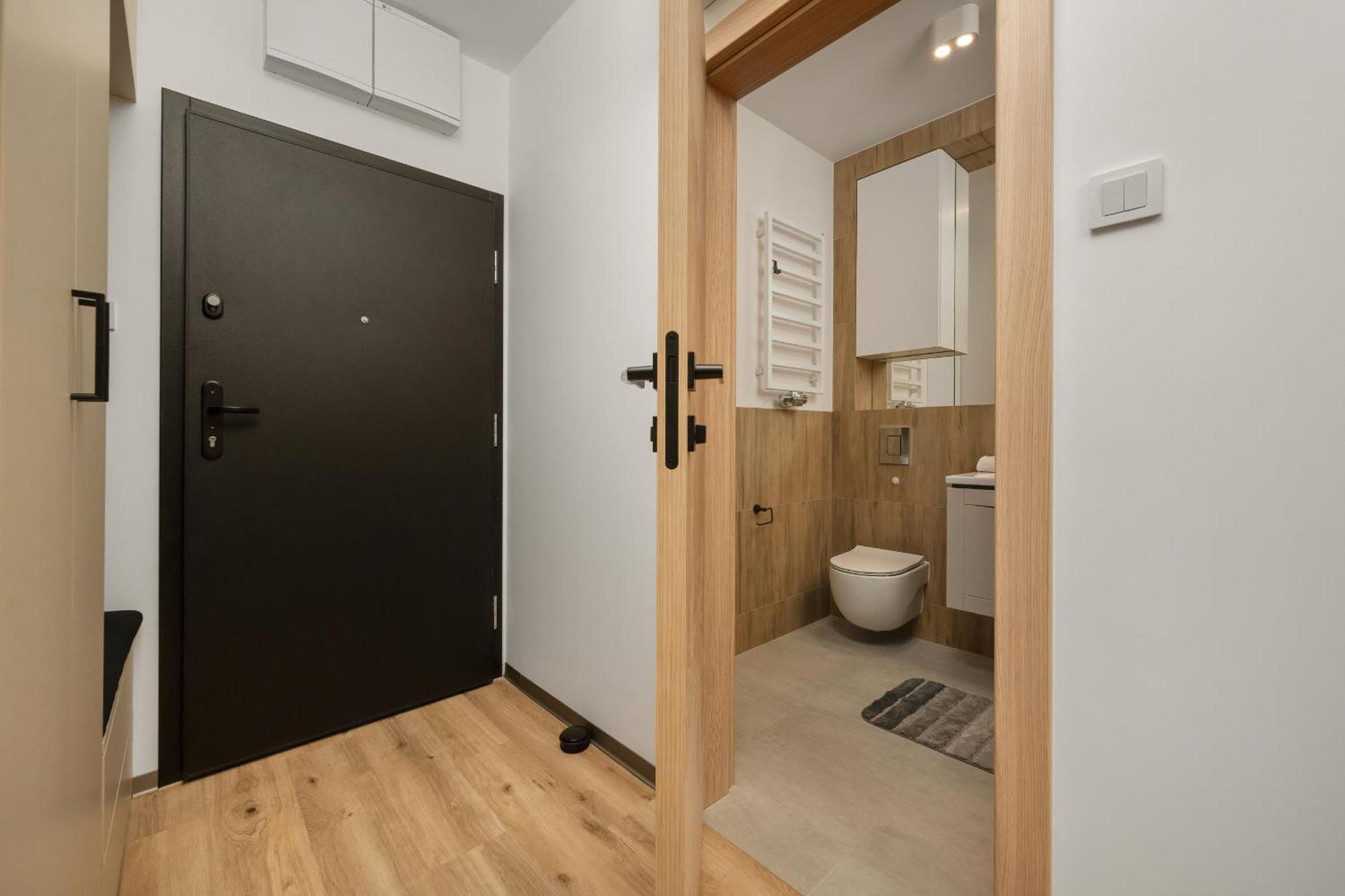 Central Park Z Balkonem I Parkingiem By Renters Prestige * Wroclaw