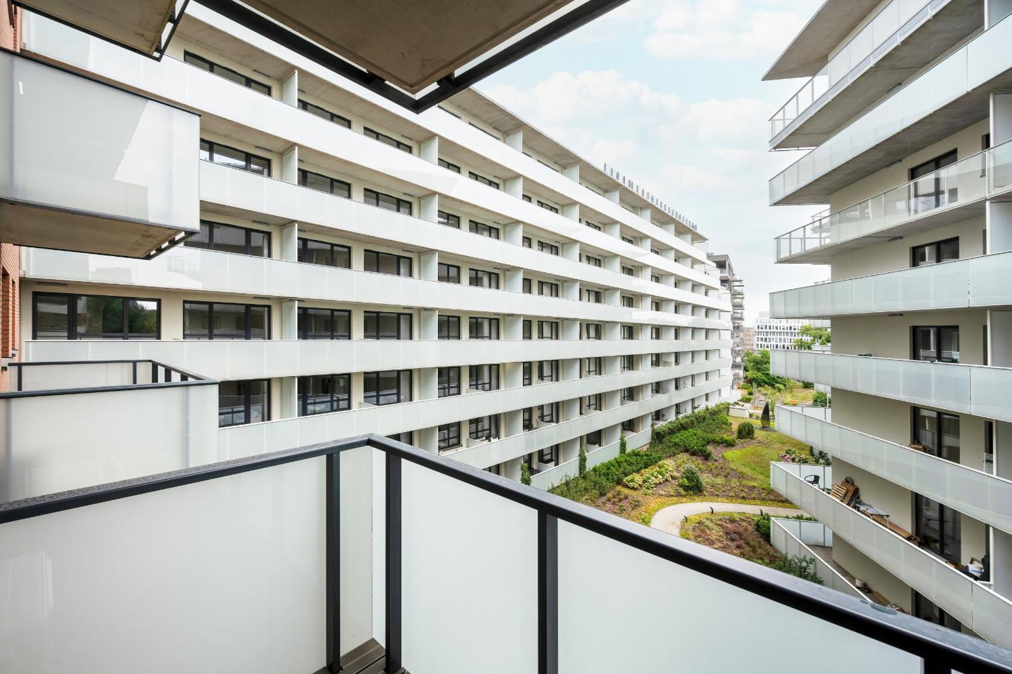 Central Park Z Balkonem I Parkingiem By Renters Prestige Apartment *