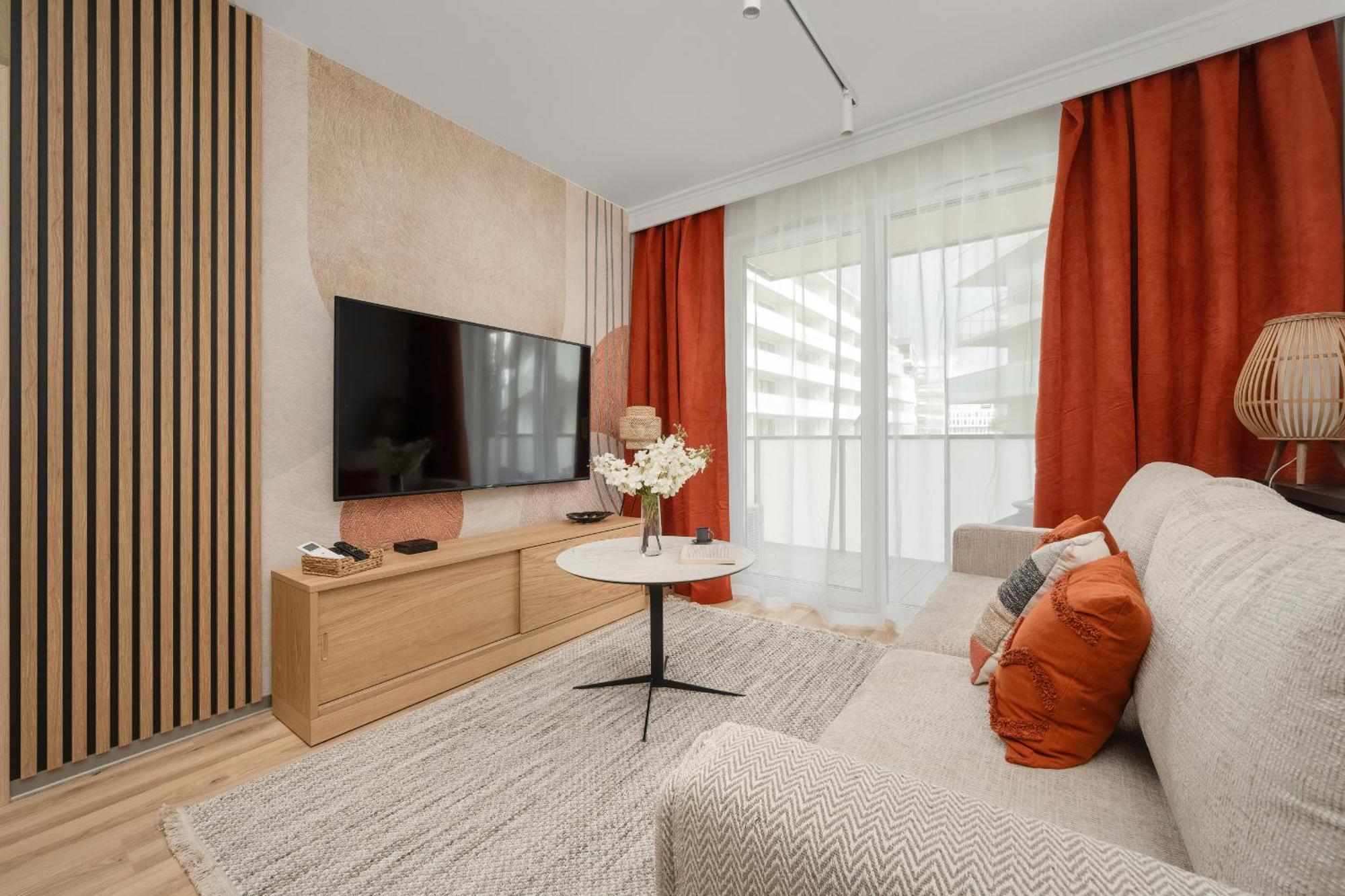 Central Park Z Balkonem I Parkingiem By Renters Prestige Apartment Wroclaw