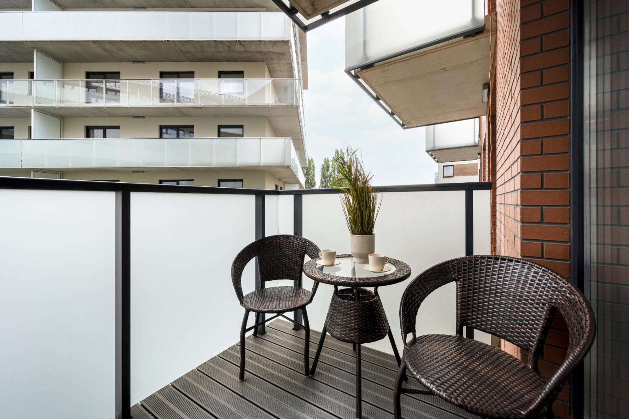 Central Park Z Balkonem I Parkingiem By Renters Prestige Wroclaw